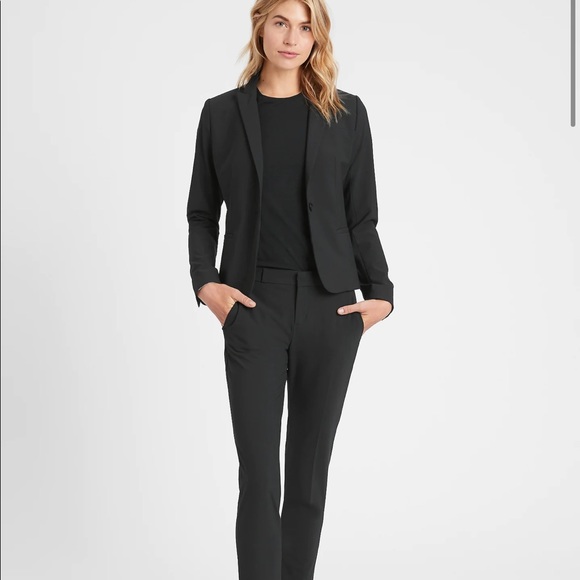 Banana Republic petite classic-Fit washable Italian wool-blend blazer - Picture 3 of 4